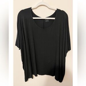 Black oversized flowy t